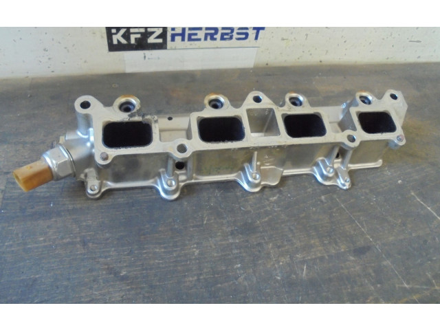 Топливная рампа 03C906051H   Audi A3 S3 8P   для двигателя CAXC