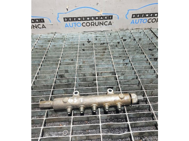 Топливная рампа Mitsubishi L200 для двигателя 4D56