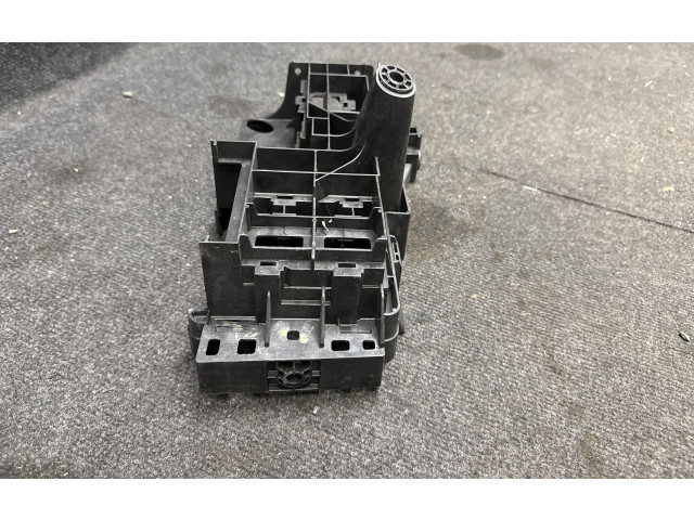 Pojistková skříňka Ford Explorer VI 2021