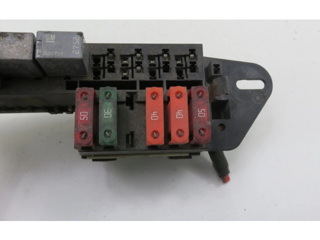 Блок предохранителей     Chevrolet Cavalier    