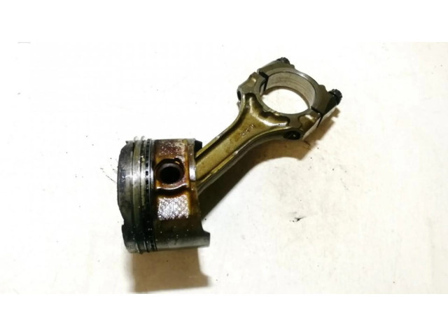 Píst Toyota Corolla E120 E130 pro benzínový motor 1.8