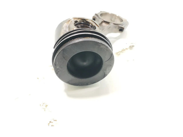 Поршень с шатуном M9R760 Nissan X-Trail T31