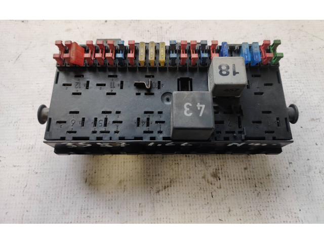 Pojistková skříňka 171941813D Volkswagen PASSAT B3 1991
