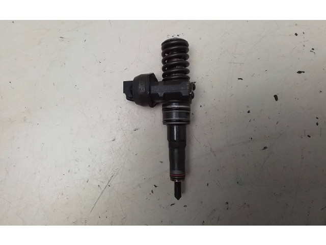 Vstřikovač 038130073AG   Volkswagen Caddy     