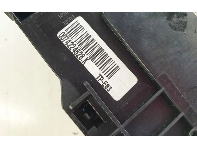 Блок предохранителей BMW X3 E83