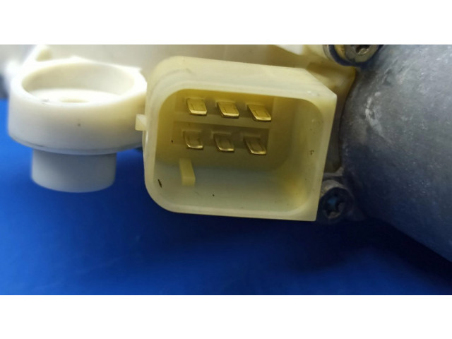 Передний двигатель механизма для подъема окон