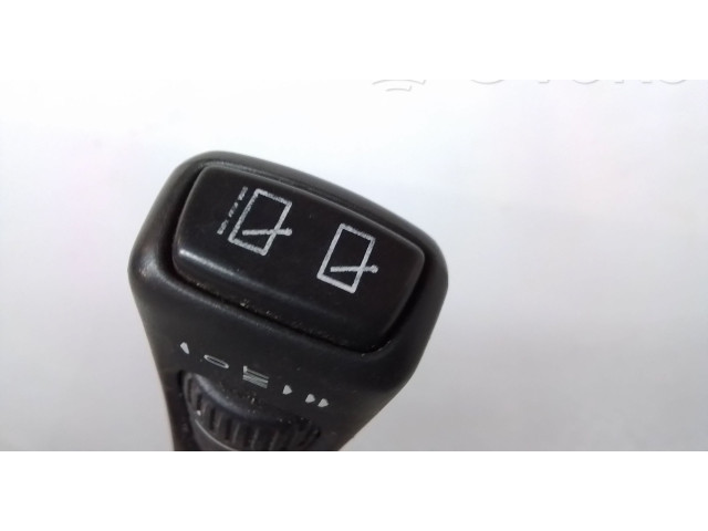 Ручка стеклоочистителей 31275360 Volvo V70