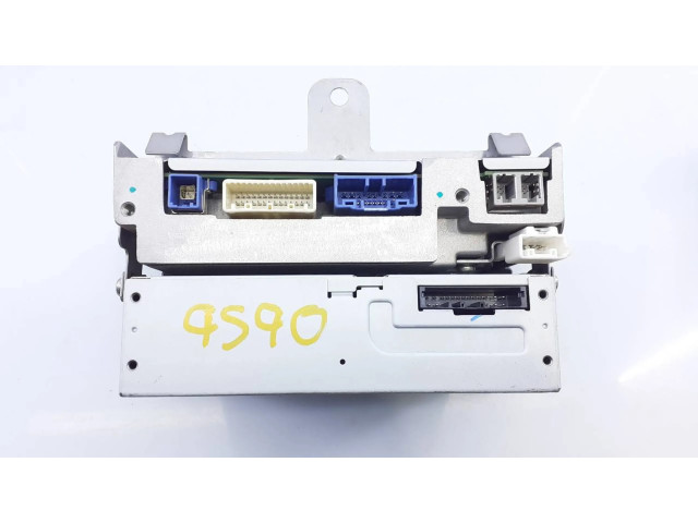 Радио/ проигрыватель CD/DVD / навигация