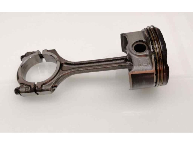  Поршень  121004W00C  Citroen Xantia  