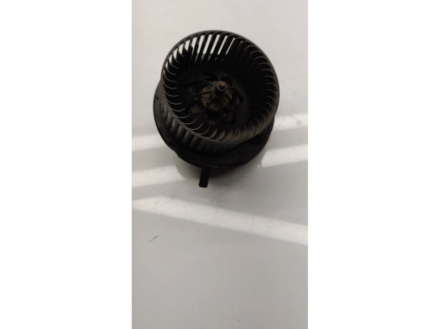 Вентилятор печки 1k1820015D Skoda Octavia Mk2 (1Z)