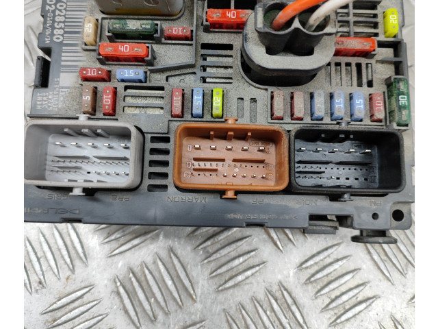 Pojistková skříňka 9807028580 Peugeot 3008 2014