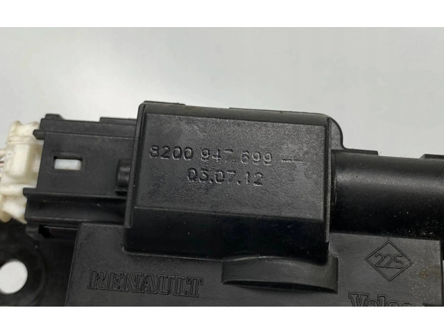 Замок багажника 8200947699    Renault Clio III 2005 - 2012 года