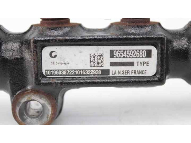 Топливная рампа 9654592680, 9658227880   Citroen C3  