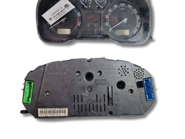 Панель приборов 1U0920811B Skoda Octavia Mk1 (1U)