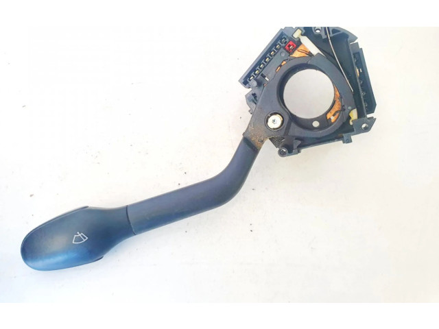 Ручка стеклоочистителей    Volkswagen PASSAT B4