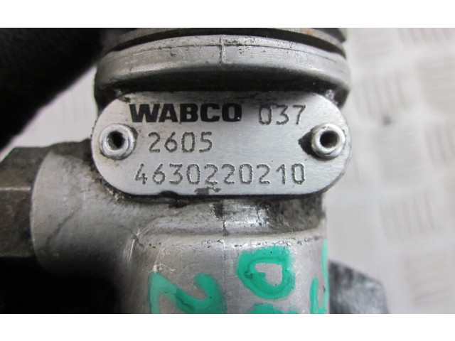 Топливный насос 4630220210 Jaguar XF - года