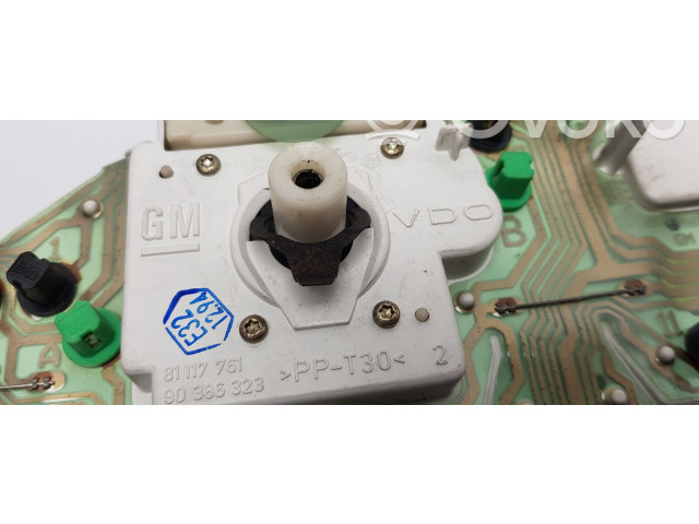 Панель приборов 90386323   Opel Tigra A       