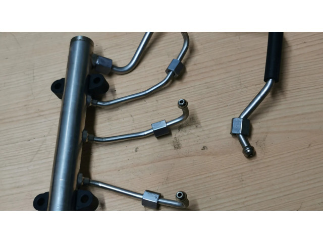 Vstřikovací lišta 7585411 BMW 3 GT F34 pro benzínový motor 2.8