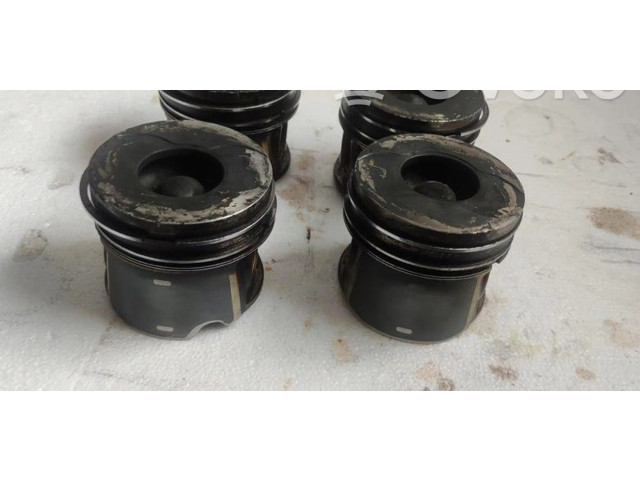 Píst B774 Fiat Punto (188)