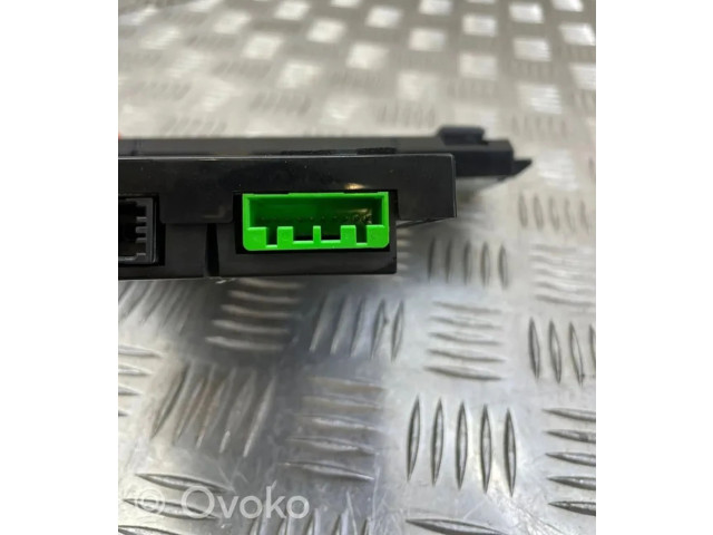 Дисплей    31210467   Volvo V70