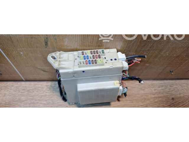 Блок предохранителей 8273030a62 Lexus IS 200-300