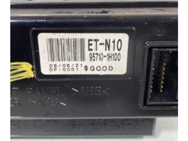 Дисплей    957101H100   KIA Ceed