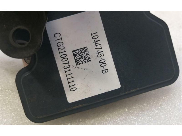 Блок АБС 104474500B Tesla Model 3 2017- года