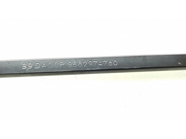 Ножка стеклоочистителей лобового стекла