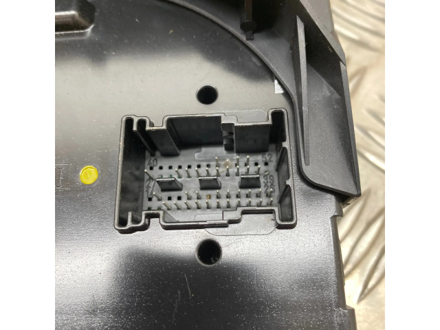 Pojistková skříňka 2129024301, 2049009001 Mercedes-Benz GLK (X204) 2012