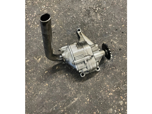 Масляный насос  OM 642.920 6111810201  Mercedes-Benz E W211 