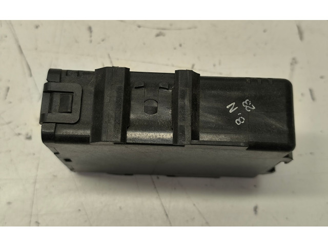 Блок управления коробкой передач 8953576010 Toyota Prius (XW30)