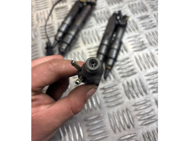 Комплект форсунок 046130201F    Volvo S70  V70  V70 XC   