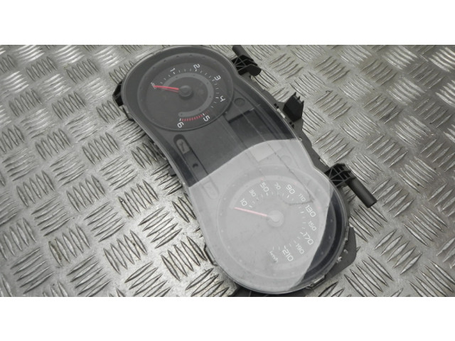 Панель приборов 8200582702   Renault Clio III       