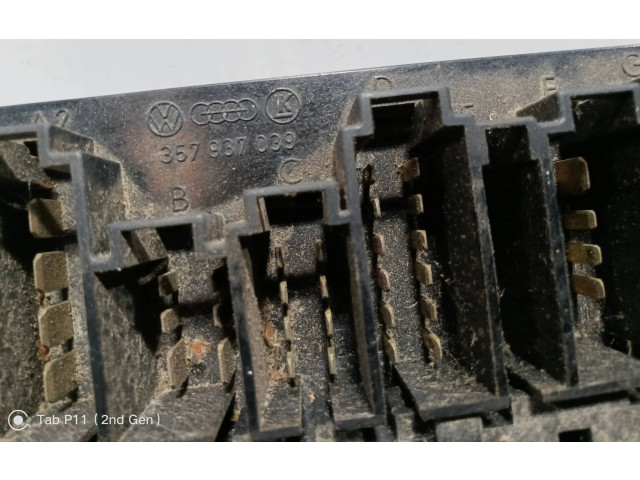 Блок предохранителей 357937039 Volkswagen Transporter - Caravelle T4