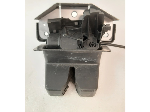 Zámek zadních dveří 31349975 Volvo S90, V90 2019