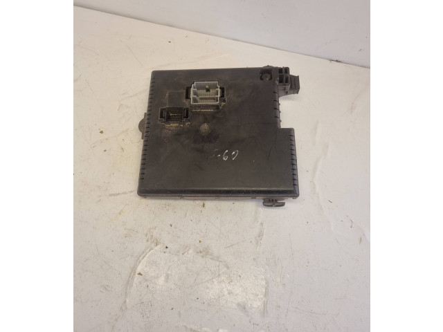 Блок предохранителей 30728512, 28017881 Volvo S60