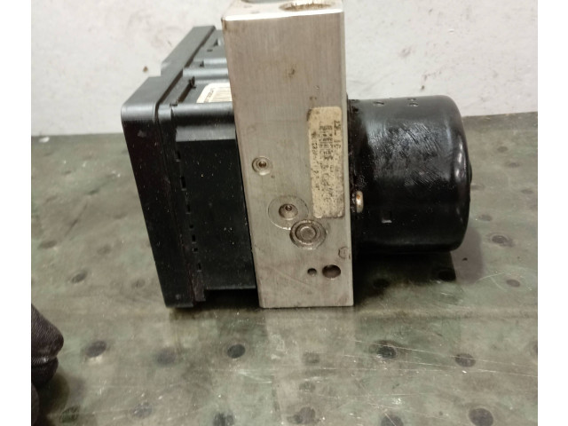 Блок АБС 8671224, 5WK84002   Volvo  V70  2000 - 2004 года