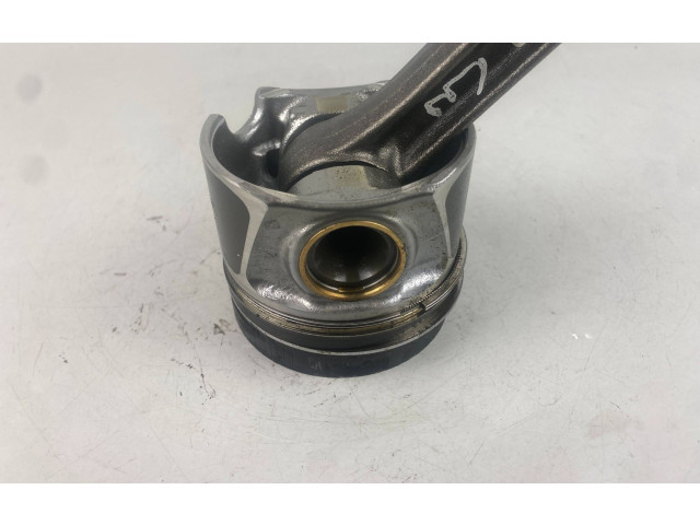 Поршень с шатуном    04LA, 011A   Volkswagen Golf VII