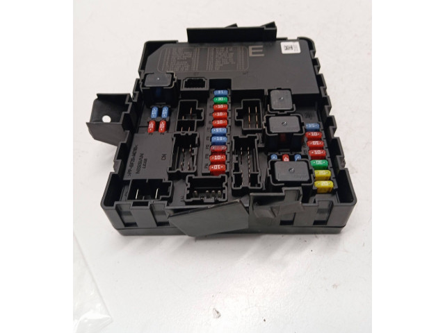 Блок предохранителей 284B7ZE03B, 3551069557 Infiniti QX56