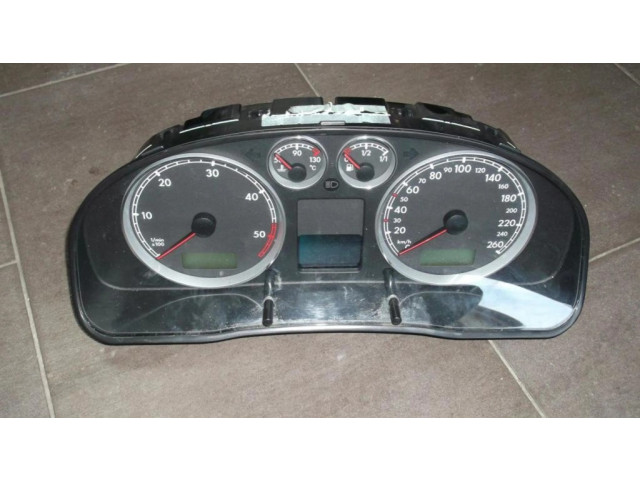 Přístrojová deska Volkswagen PASSAT B5.5 2001 3B0920827A