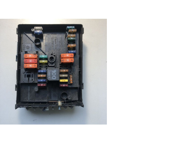 Pojistková skříňka 1K0937125 Audi A3 S3 8L 2000