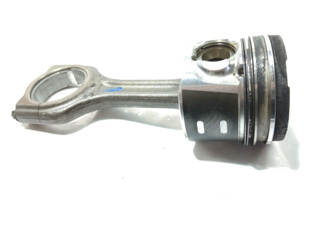  Поршень 9HX   Citroen C4 I Picasso  