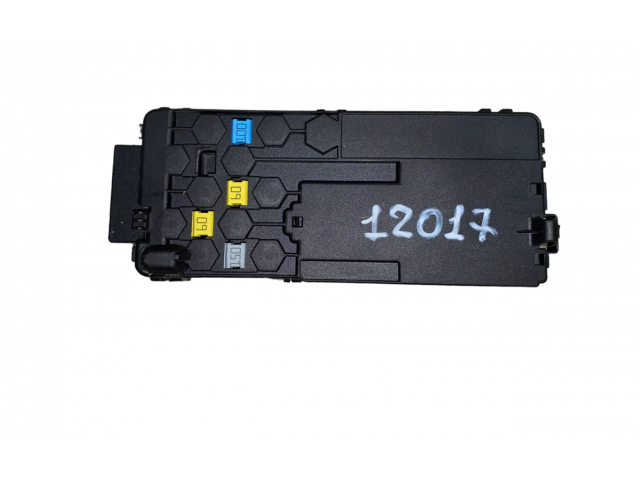 Блок предохранителей  E0000031, 2115452601   Mercedes-Benz R W251    
