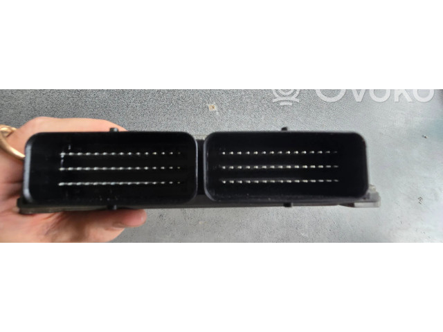 Блок управления двигателя 8200483732, S110140011A   Dacia Logan I