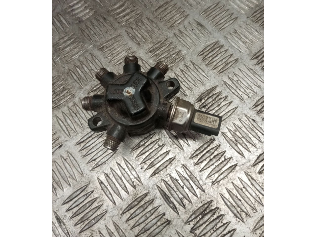 Топливная рампа 4M5Q9D280DB Ford Galaxy