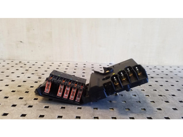 Блок предохранителей  2115461141   Mercedes-Benz CLS C219    