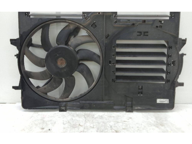 Вентилятор радиатора     8k0121003q    Audi A5 8T 8F 