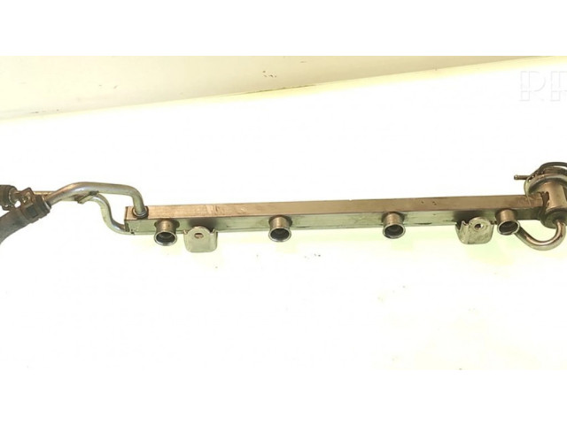 Топливная рампа 06A133317E   Audi A3 S3 8L 1.8 