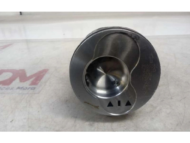  Поршень    Audi A3 S3 8P  