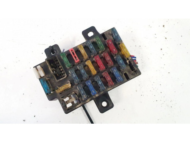 Блок предохранителей 8211005000 Rover 75